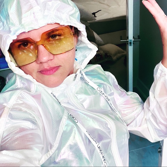 Meet your Posher, Erin - Picture 3 of 4